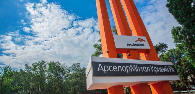 UZ ohne Waggons — AMKR ohne Erz: Wie eine Logistikpanne das größte Stahlwerk der Ukraine lahm legte