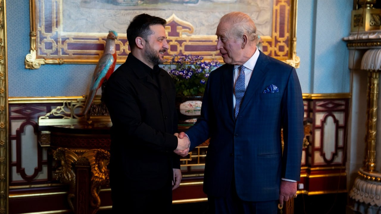 iPad in the Service of Security: How Zelensky's Gift to the King Became a Tool for Frontline Transparency
