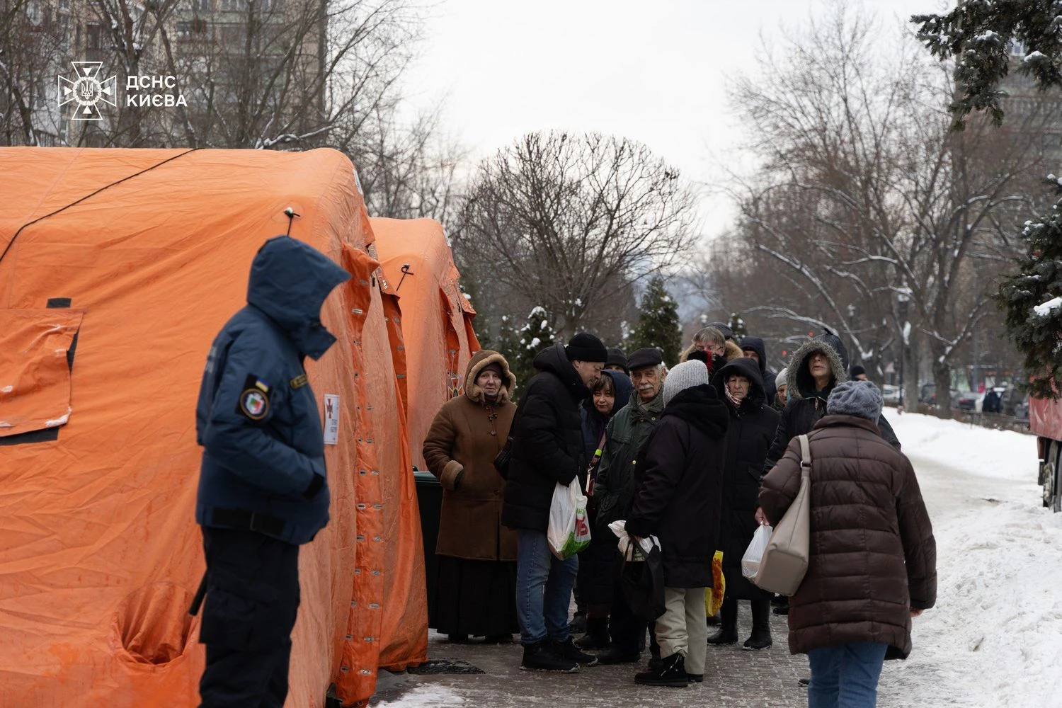 Over 200,000 Kyiv residents kept warm as 211 mobile "Points of Invincibility" from the State Emergency Service keep the city running during power outages