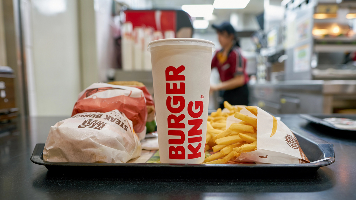 Burger King in Kasachstan: Diskriminierung eines Kochs mit Autismus eskaliert zum politischen Skandal und führt zu Entlassungen von Managern