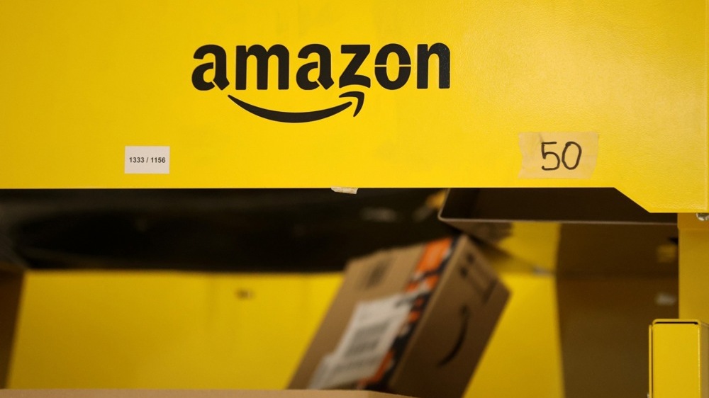 Amazon erhöhte die Zölle – lehnte dann eine Entschädigung ab. Jetzt gehen Käufer vor Gericht