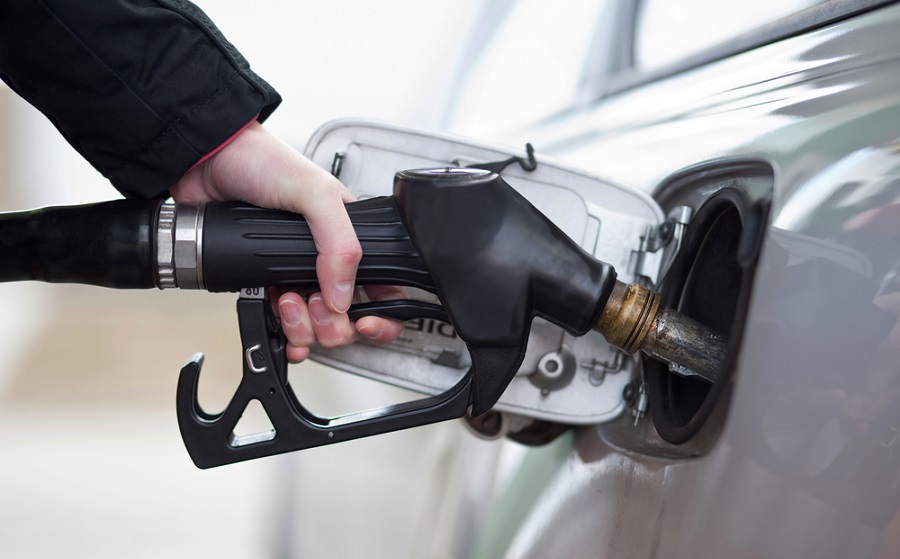 Oil at $58 — Gasoline Still the Same: Why Gas Station Prices Lag Behind the Market
