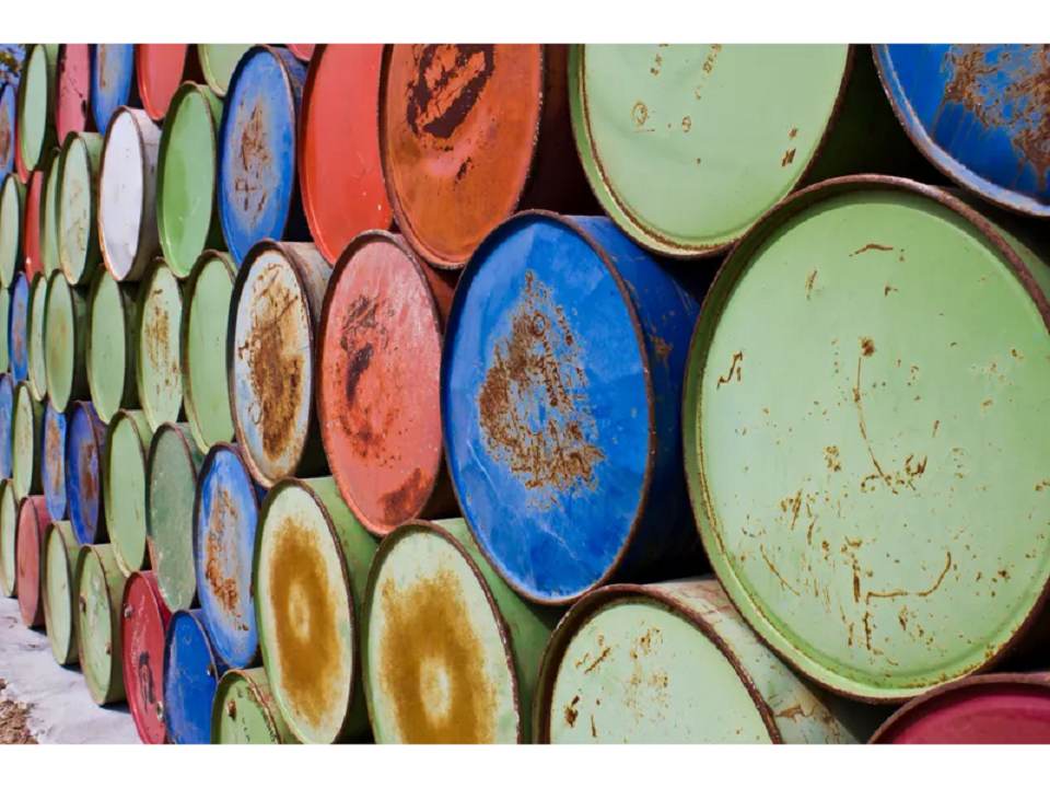 Ukrzaliznytsia puts 212 tonnes of spent lubricants up for auction: why the state-owned company is selling rather than recycling