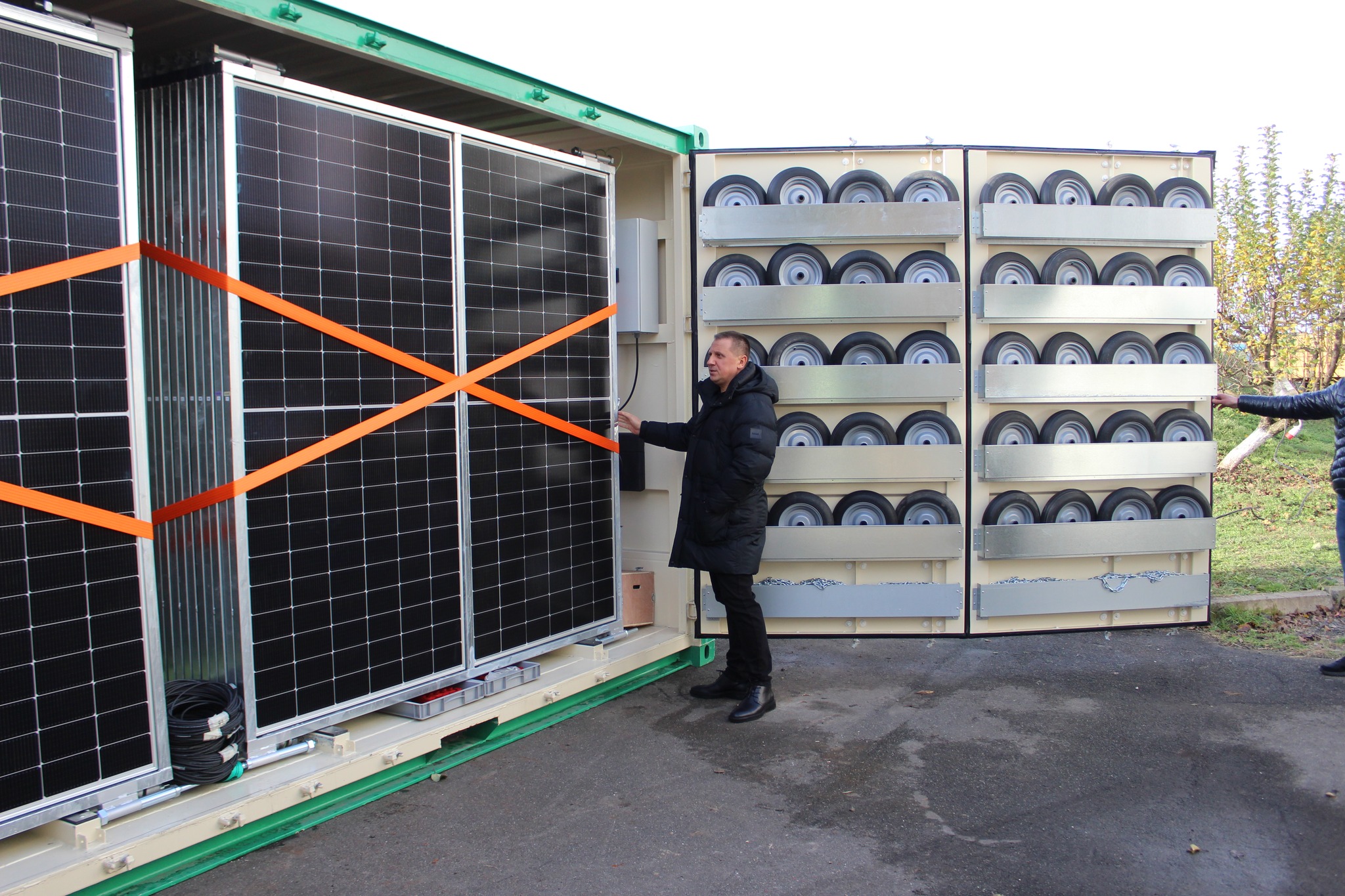 Bilohorodska community receives energy box from France for critical infrastructure