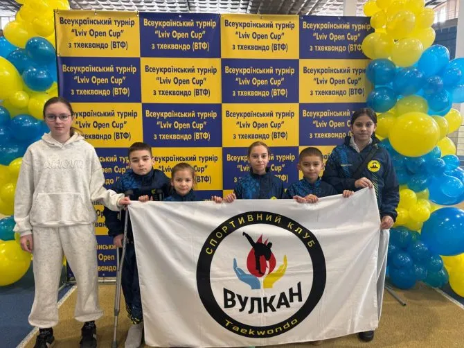 Junge Taekwondisten aus Irpin und Butscha bringen den Sport zurück ins Leben ihrer Städte — 5 Medaillen bei der ukrainischen Meisterschaft