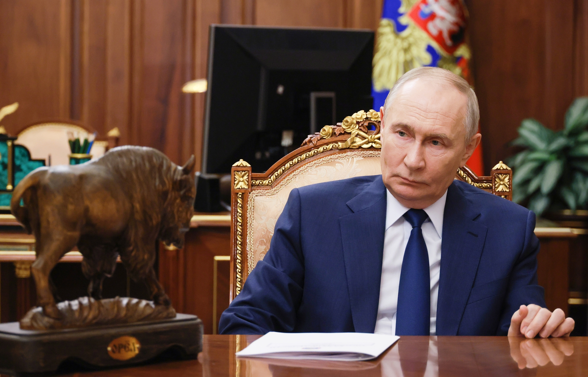 NYT: Putin glaubt an den Sieg — warum das seinen Einsatz auf den Donbass und die Infrastruktur verstärkt