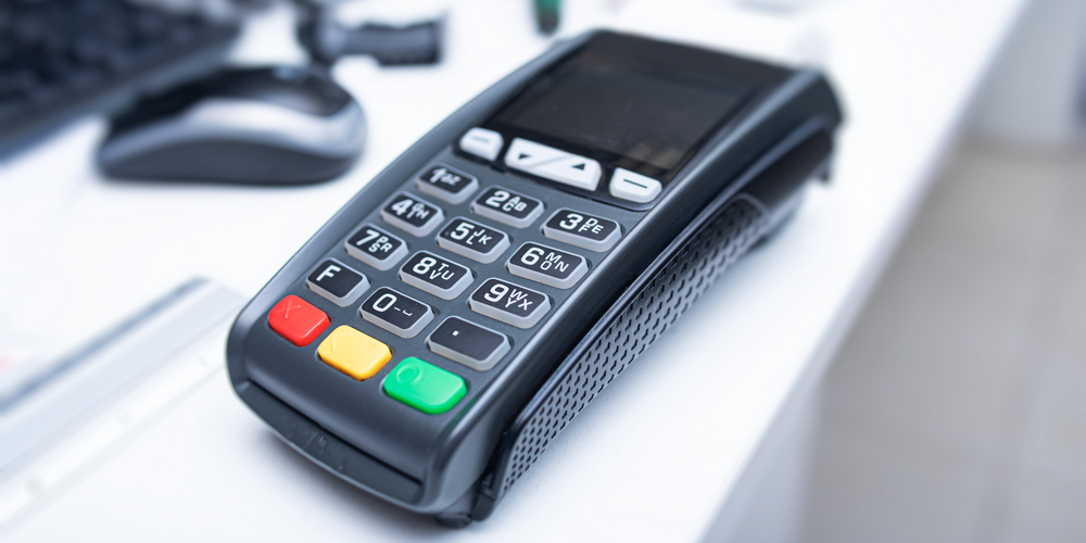 Le gouvernement reporte l'obligation des terminaux POS pour les entrepreneurs individuels du 1er groupe : soutien aux petites entreprises en temps de guerre et après ?