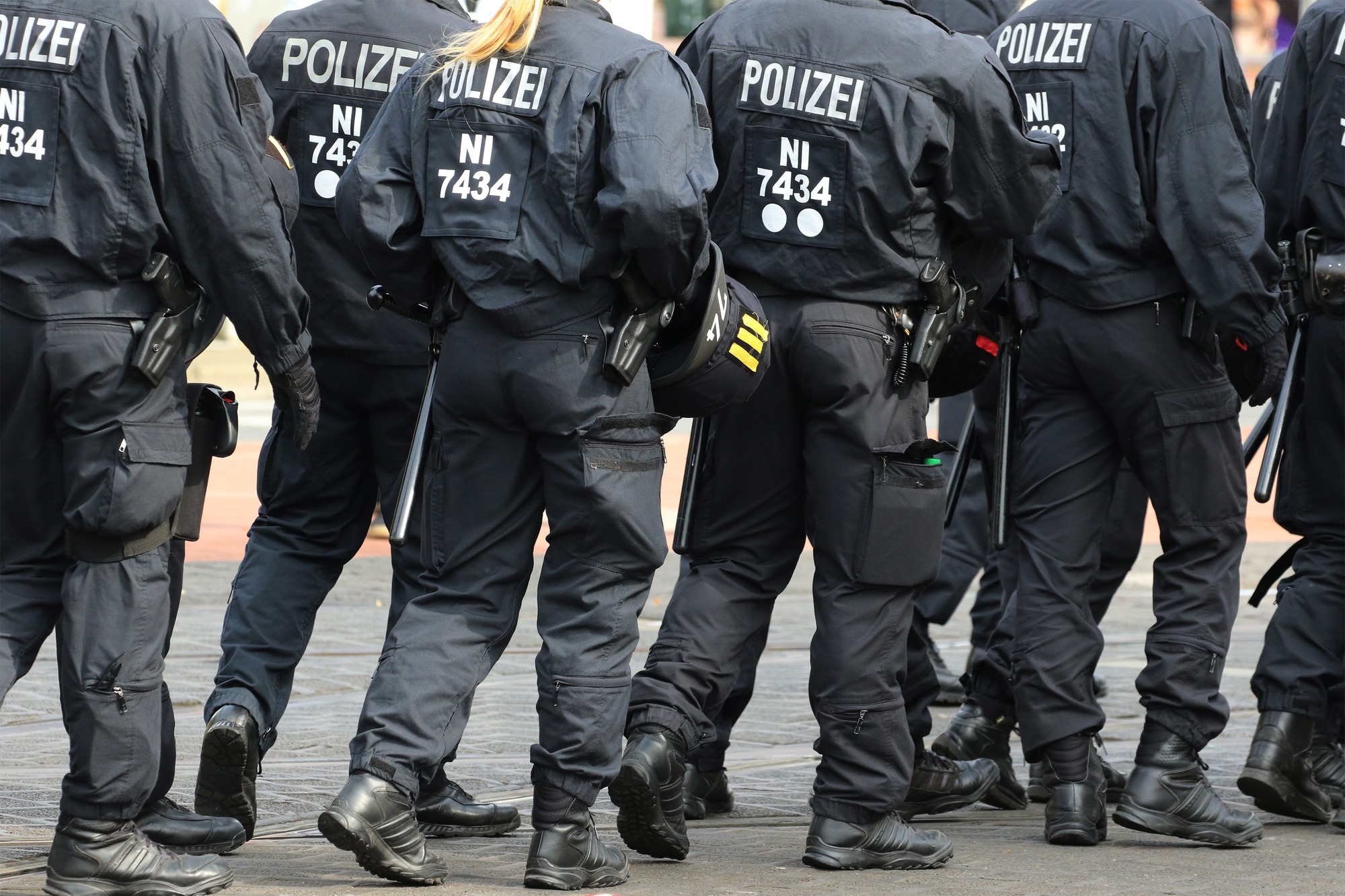 Zwei „Spione" auf der Autobahn A6: Wie eine Routinekontrolle von Dokumenten ein Spionagenetz stoppen kann