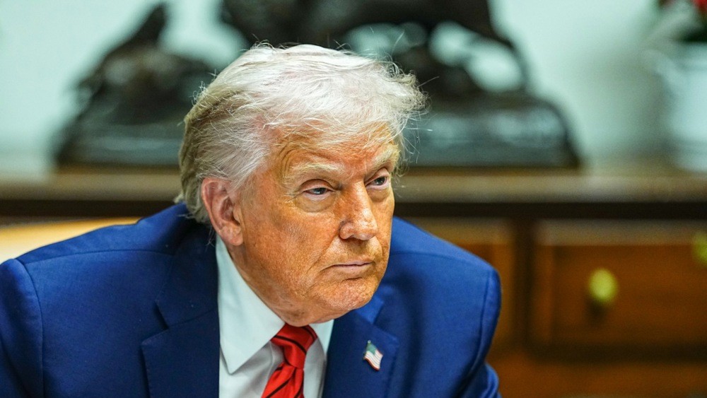 Erster Schlag gegen das venezolanische Festland: Trump spricht von einem zerstörten Hafen für Drogenhandel — was bedeutet das?