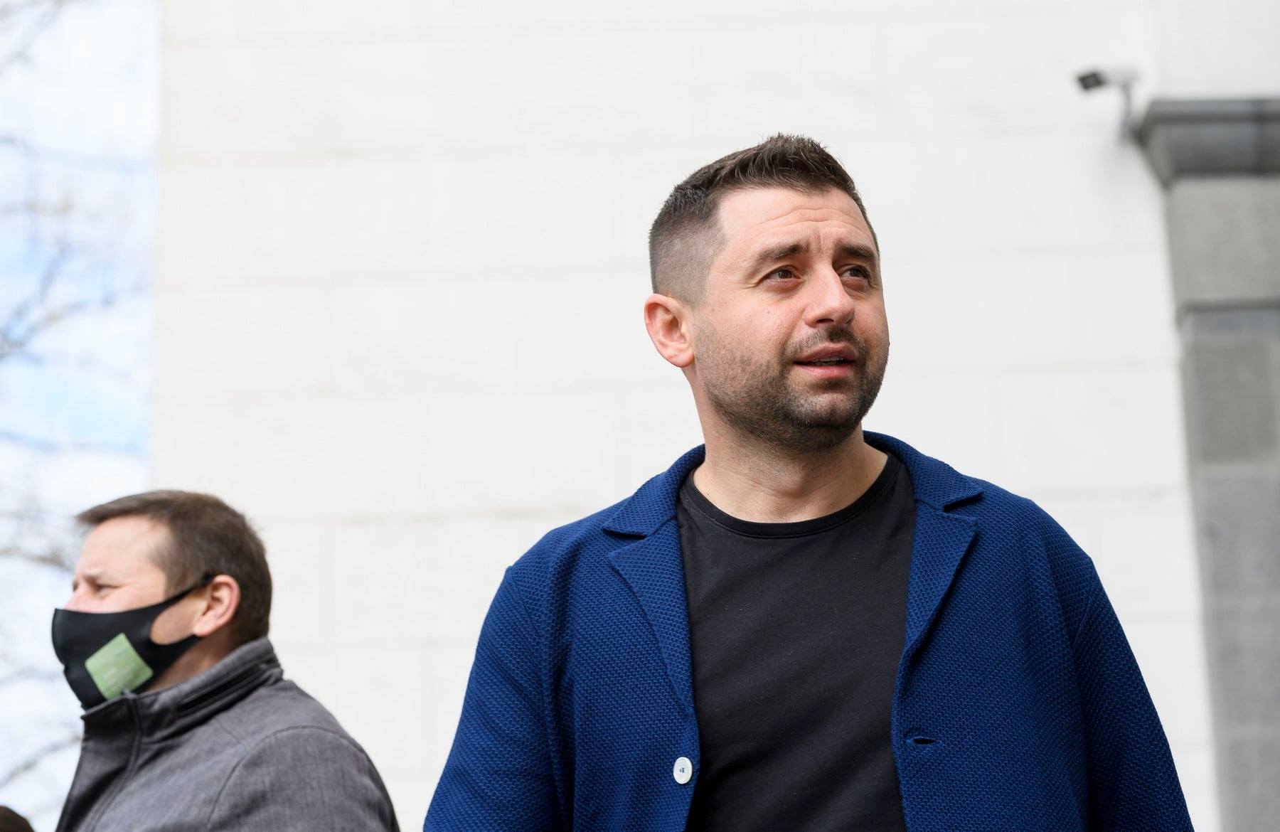 Selenskyj eröffnet Debatte über Abgeordnete an der Front: Welche Änderungen das Parlament und die Verteidigung benötigen