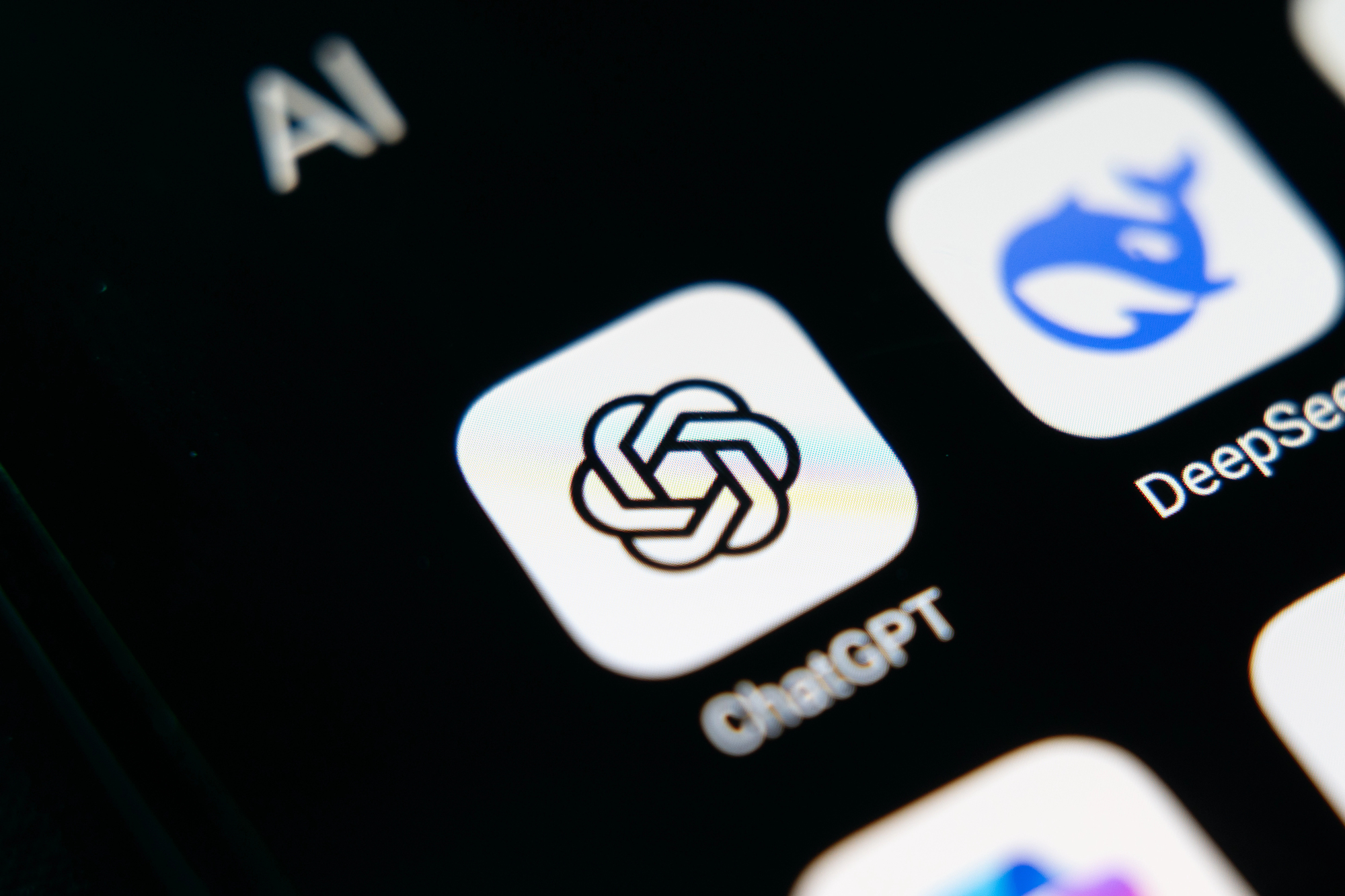 OpenAI Releases GPT-5.4 (Pro, Thinking): Longer Context Window and Fewer Errors — What It Means for Ukraine
