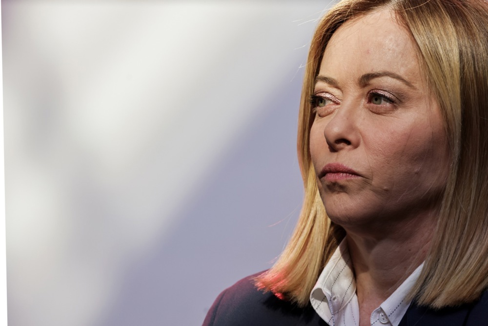 Dix pétroliers qui n'arriveront pas : pourquoi Meloni s'est envolée pour Zatoka le Vendredi saint