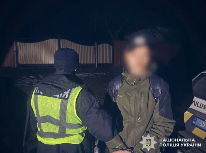Dans la communauté de Volodarska, un homme de 34 ans soupçonné d'avoir entraîné des adolescents à consommer du PVP