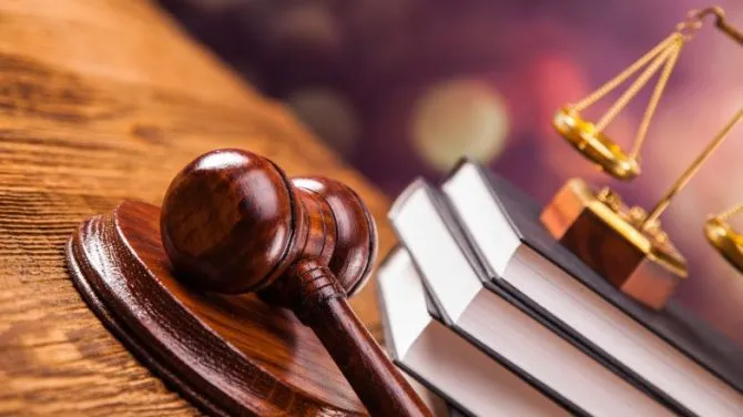 À Kyiv, devant la justice : un déserteur qui a soutiré 5 500 dollars à la femme d'un mobilisé