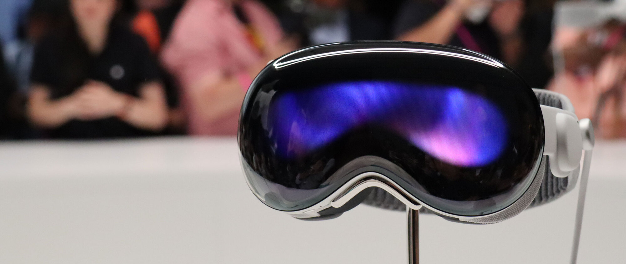 Apple scales back Vision Pro: what it means for innovation and for Ukrainian developers