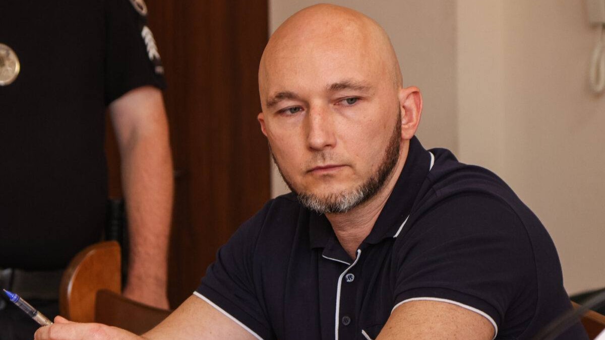 Richter mit dem Spitznamen "Der kahle Direktor": Wie der DBR ein Schema zur Enteignung von Wohnungen von Verstorbenen aufdeckte