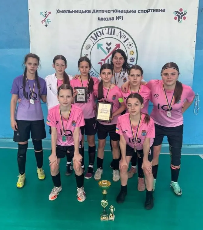 Argent au championnat d'Ukraine : comment la DYuSSh de Kotsyubynska forme une nouvelle génération de joueuses de futsal