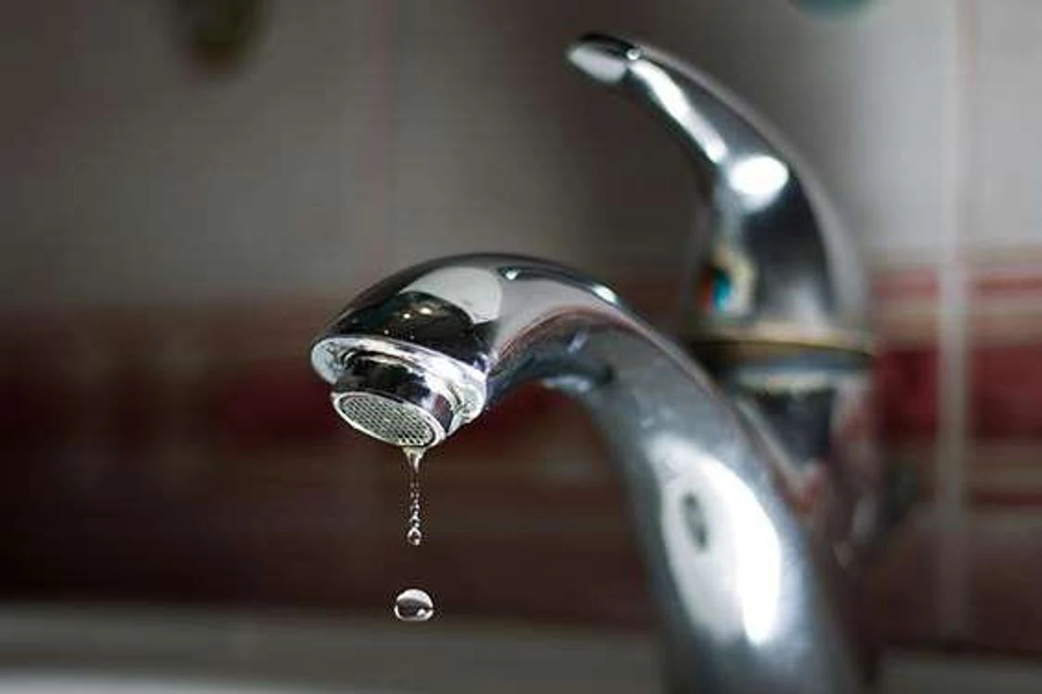 Nighttime Russian strike on Kyiv caused a drop in water pressure