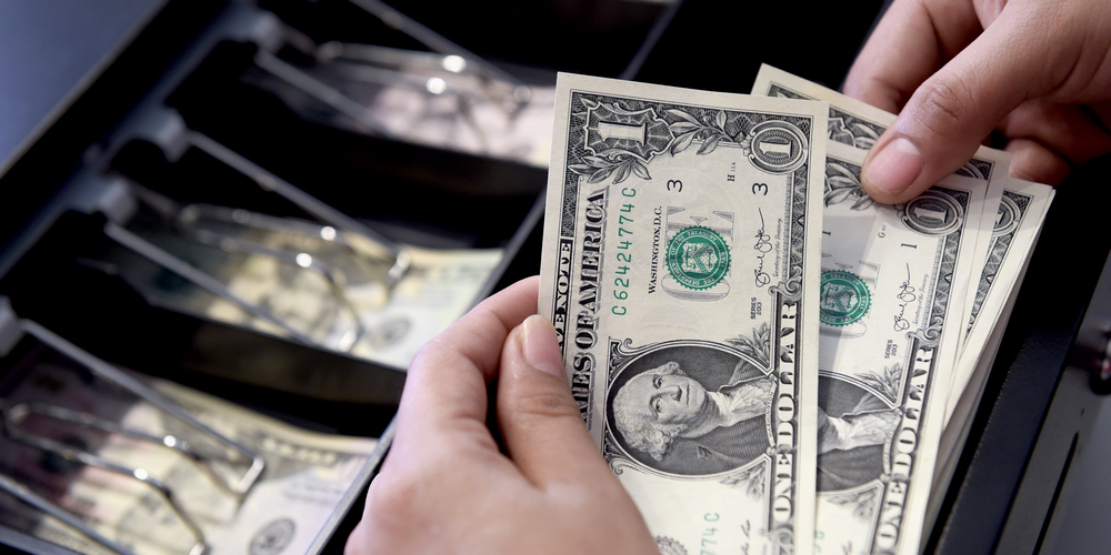Geschäftswelt setzt Dollar auf 45: Was hinter der Prognose steckt, die mit dem Staatshaushalt übereinstimmt