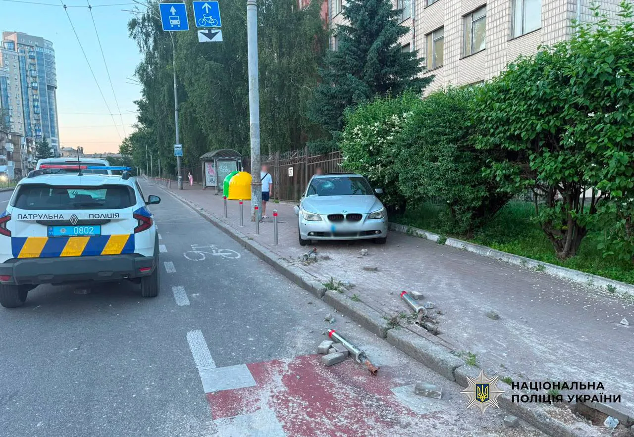 Petchersk : le conducteur de la Lada n'a pas cédé le passage au BMW — un piéton a été tué