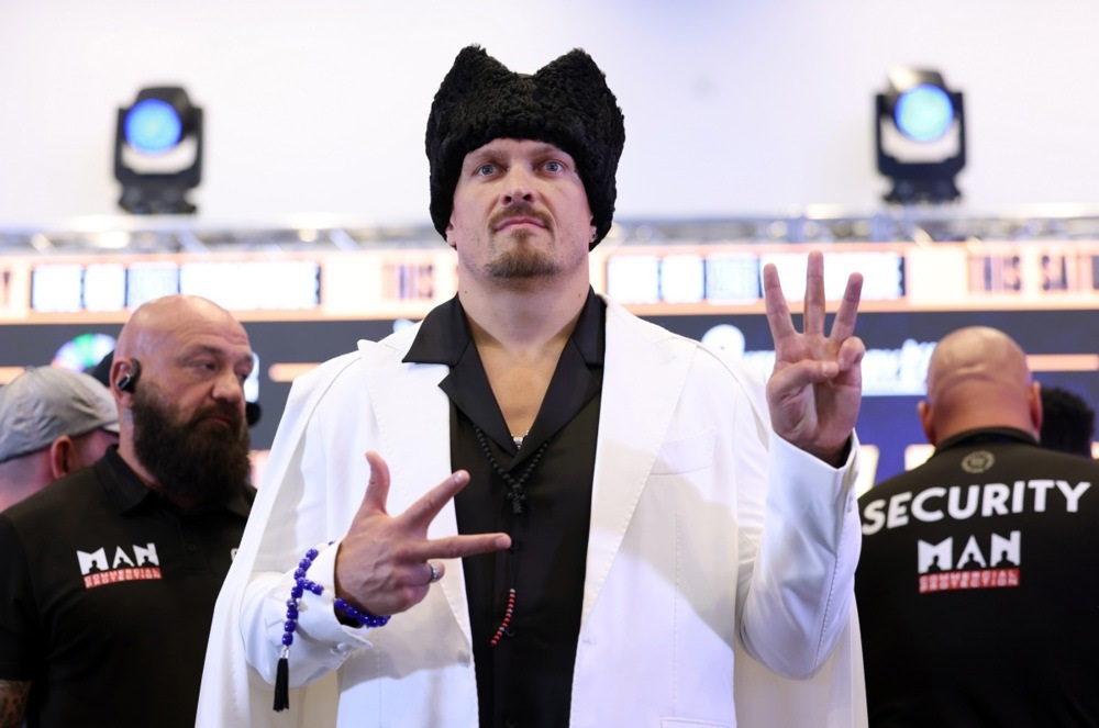 This Is a Robbery in Disguise: Russia Confiscated Usyk's and Franchuk's Property