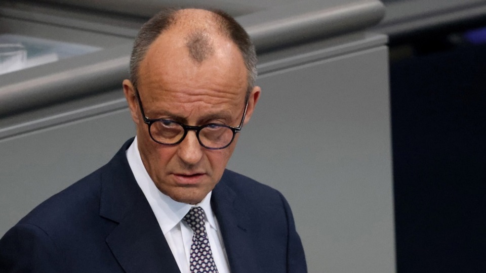 Merz bittet um Überprüfung des Verbots von Verbrennungsmotoren ab 2035